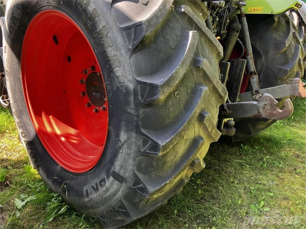 CLAAS Axion 850 Traktoren