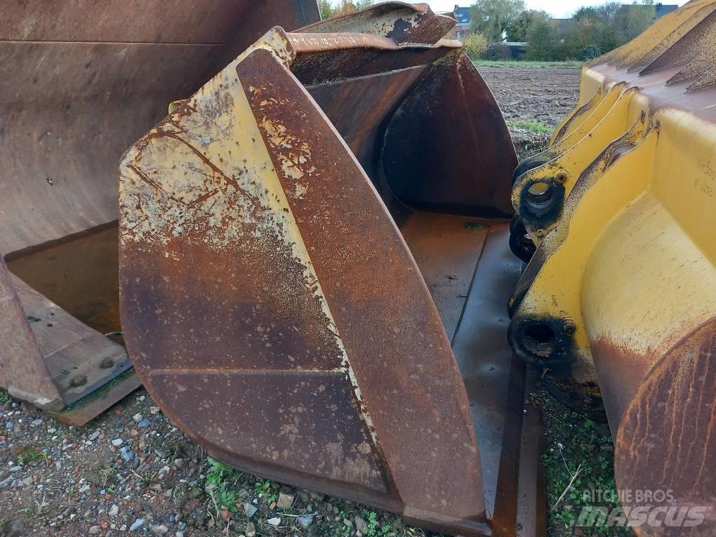Komatsu WA480-8 Schaufeln