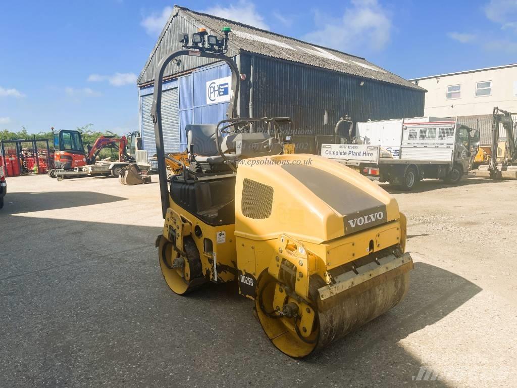 Volvo DD 25 B Tandemwalzen