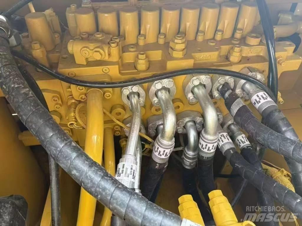 CAT 323GC Raupenbagger