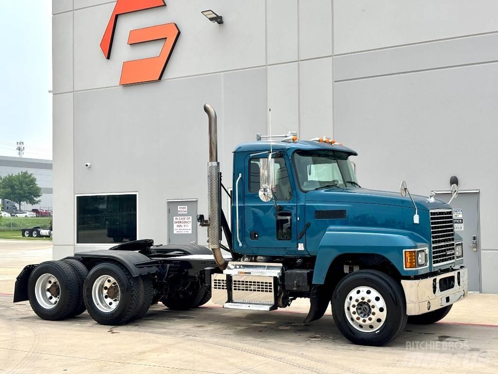 Mack Pinnacle Sattelzugmaschinen