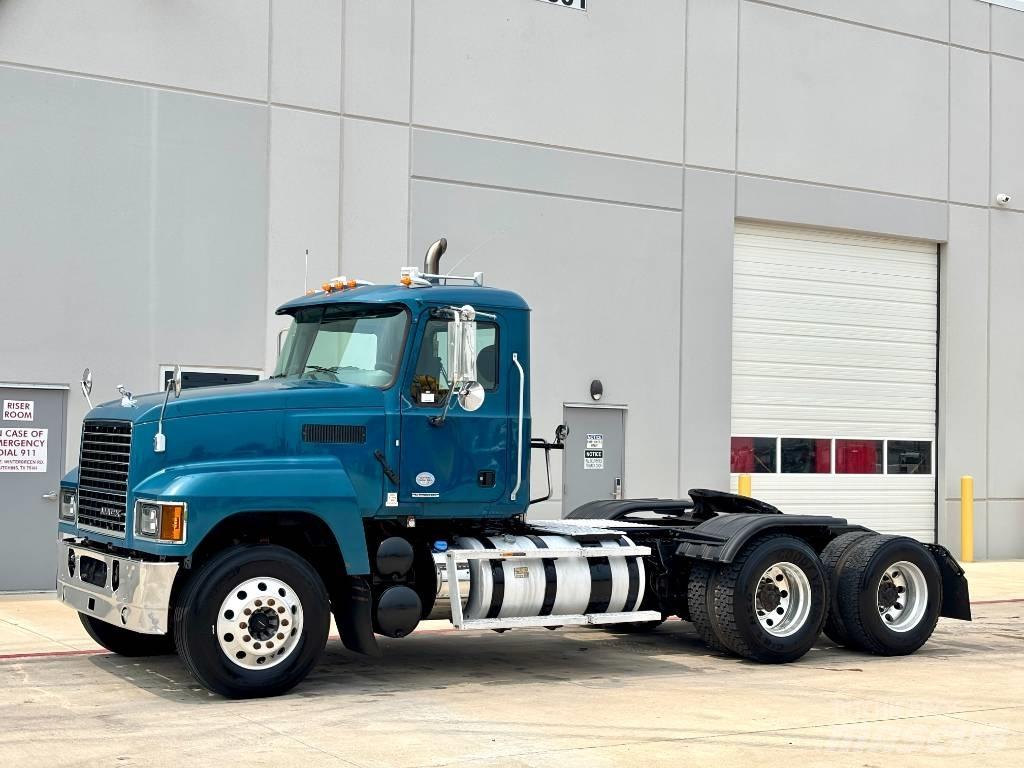 Mack Pinnacle Sattelzugmaschinen