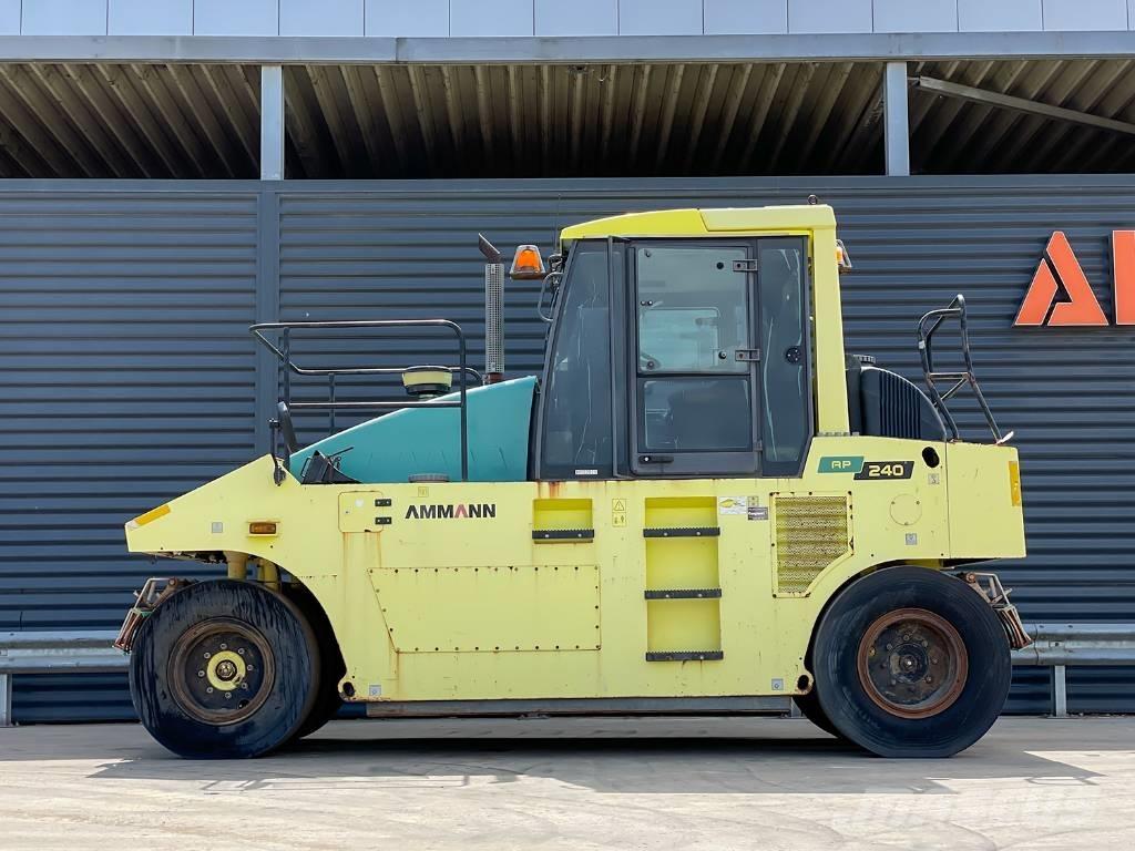 Ammann AP 240 Gummiradwalzen
