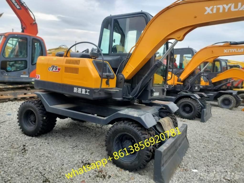 Xinyuan XYB75W Raupenbagger