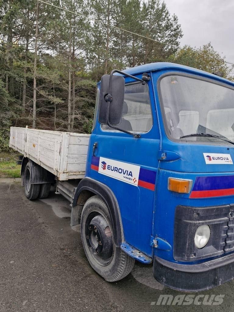 Avia 30N Pritschenwagen/Pritschenwagen mit Seitenklappe