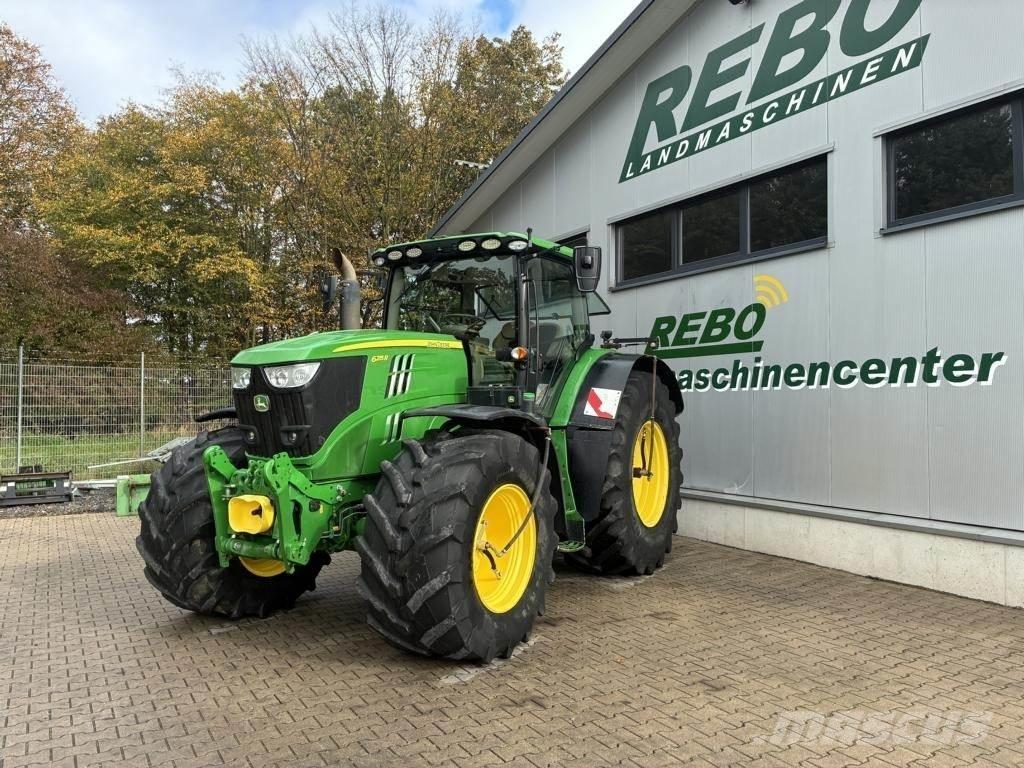 John Deere 6215R Traktoren
