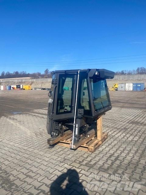 CASE D 1650 NEW CAB Kabinen