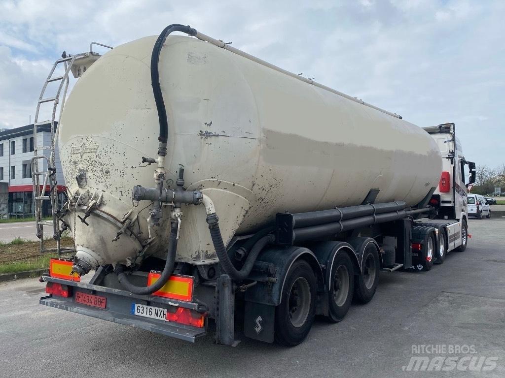 Spitzer SK2452 Tankauflieger
