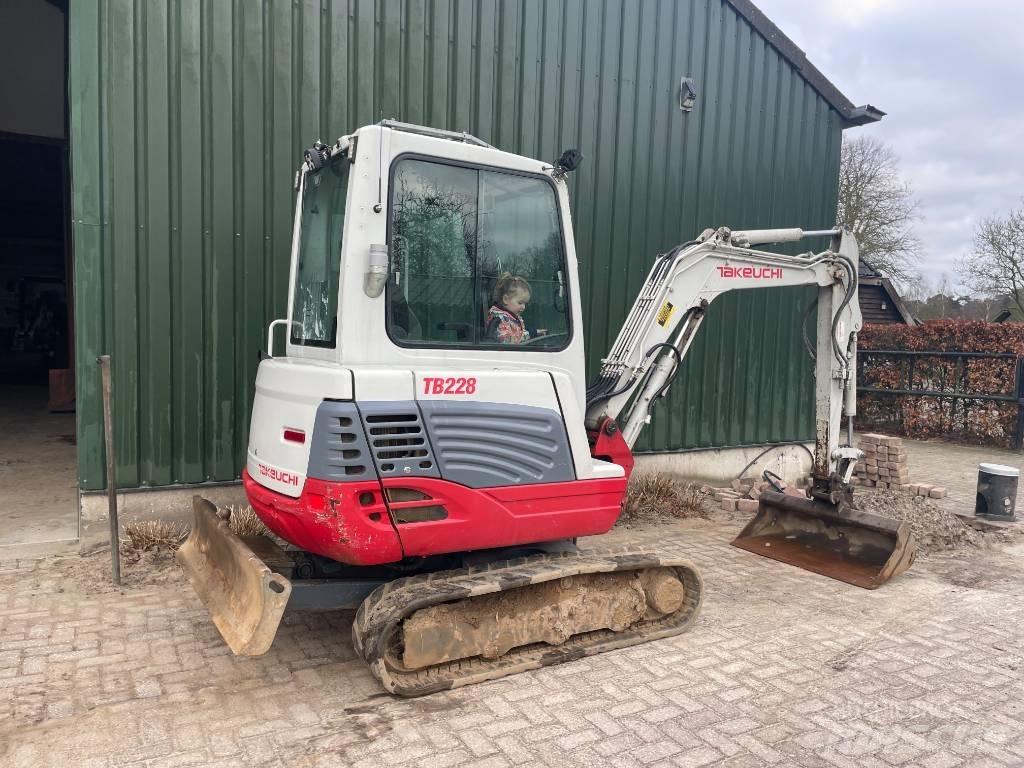Takeuchi TB 228 Minibagger < 7t