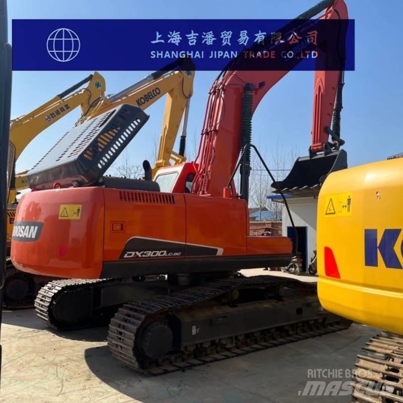 Doosan DX 300 Raupenbagger