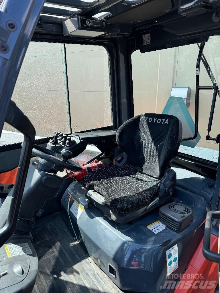 Toyota 02-8FDF30 Dieselstapler