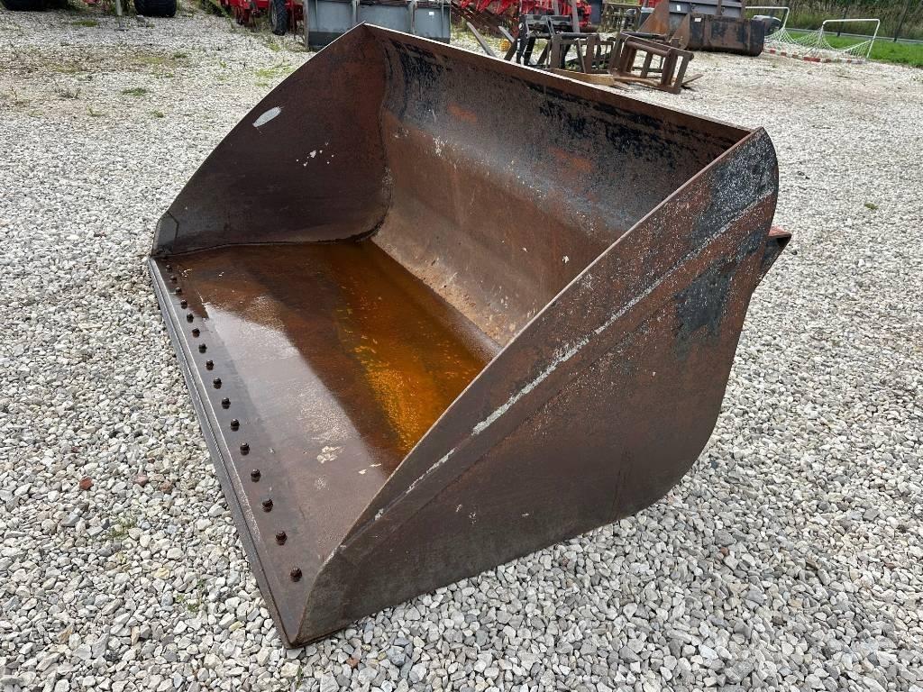  ŁYŻKA MANITOU 2,4 M Weitere Lade- und Grabgeräte