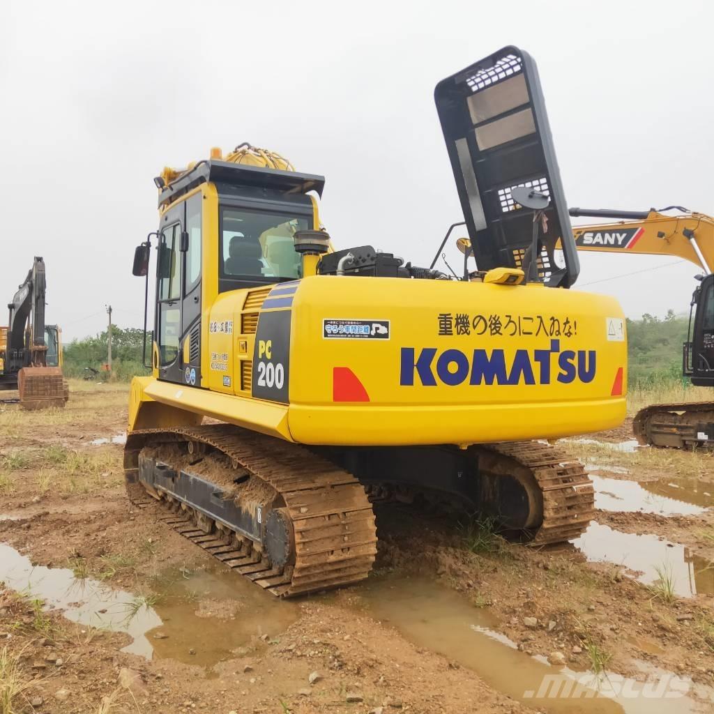 Komatsu PC200-8 Raupenbagger
