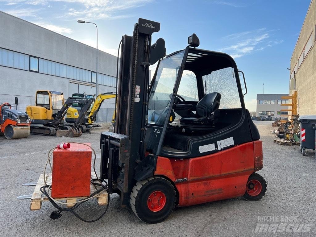 Linde E 25 Elektrostapler