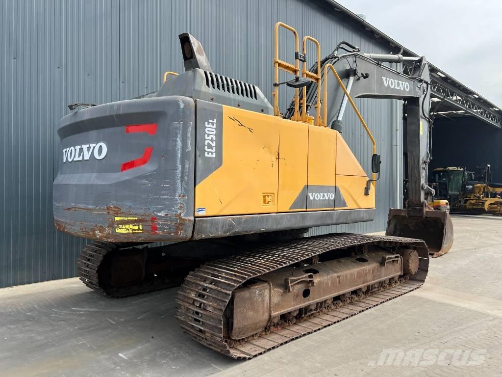 Volvo EC250E L Raupenbagger