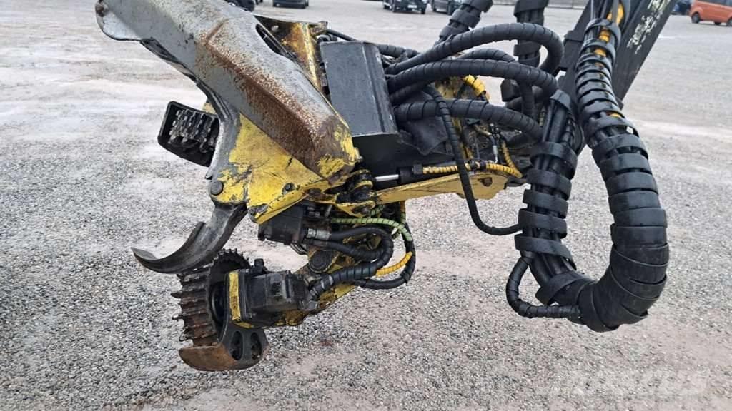 John Deere 1070 D Harvester