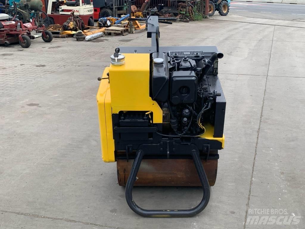 Mecalac MBR 71 Anhängewalzen