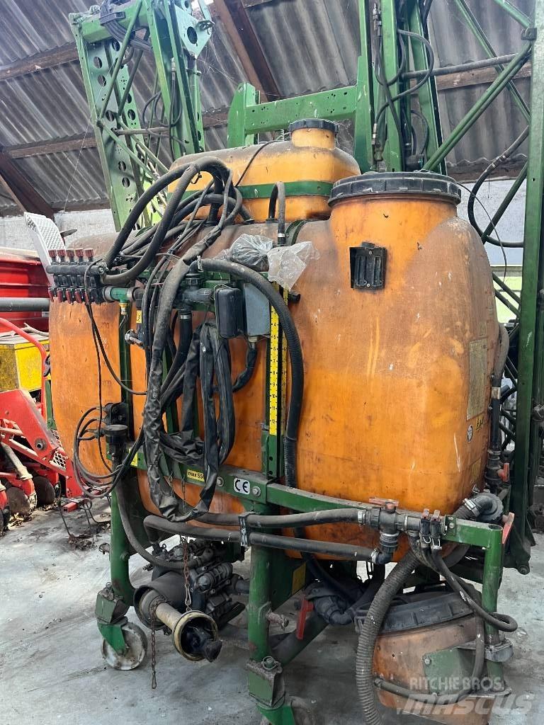 Amazone UF 1200 Anbauspritzen
