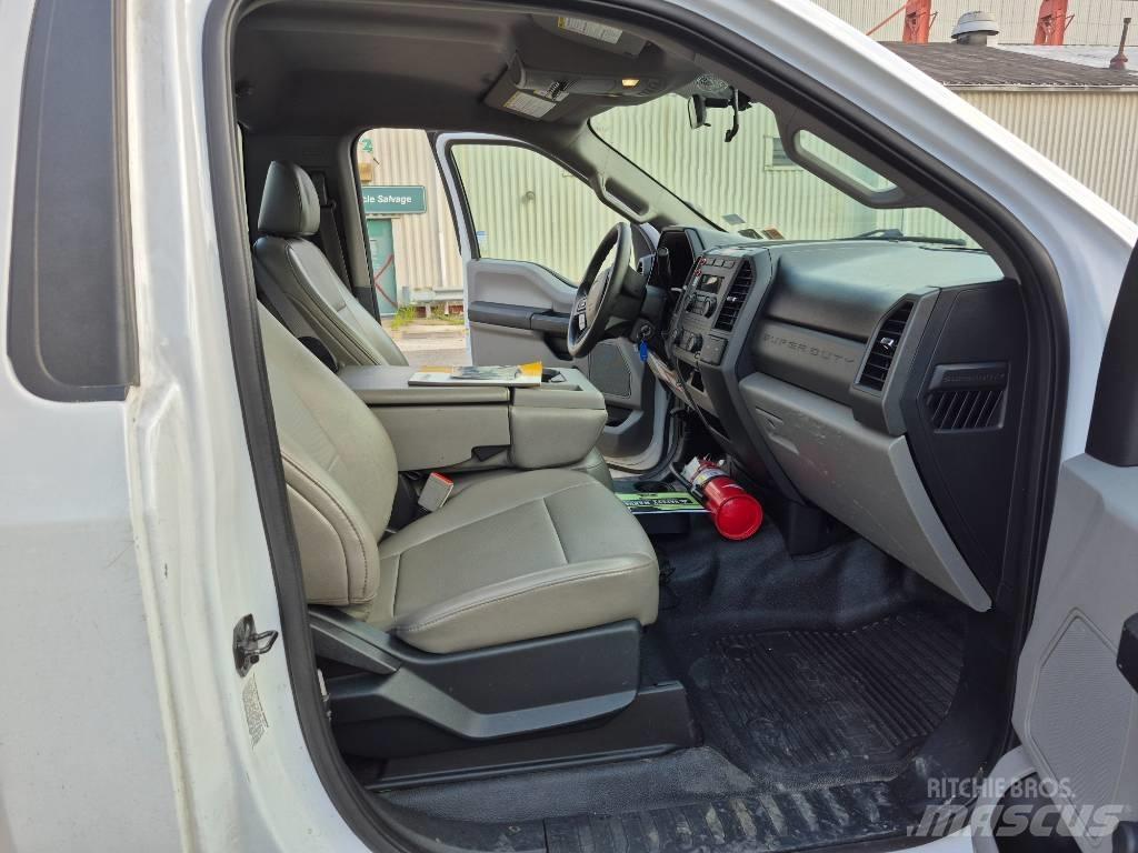 Ford F 450 Pritschenwagen/Pritschenwagen mit Seitenklappe