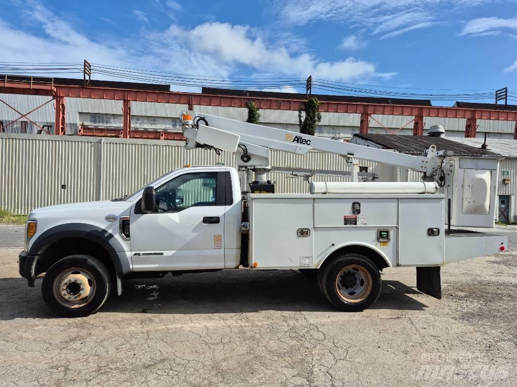 Ford F 450 Pritschenwagen/Pritschenwagen mit Seitenklappe