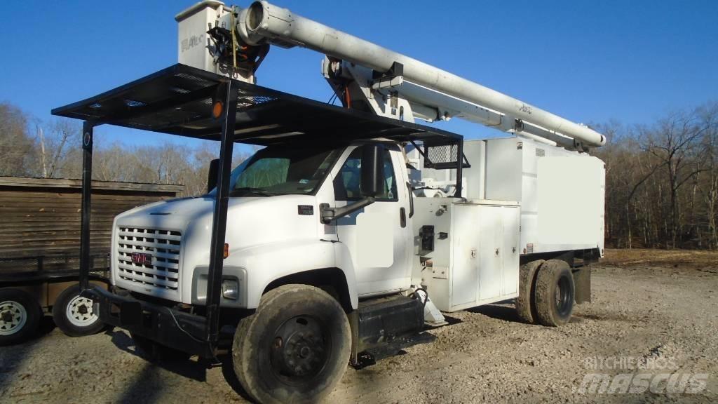 GMC C7500 Top Kick Kleinholztransporter