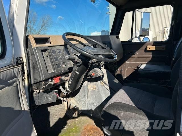 International 4900 Sattelzugmaschinen