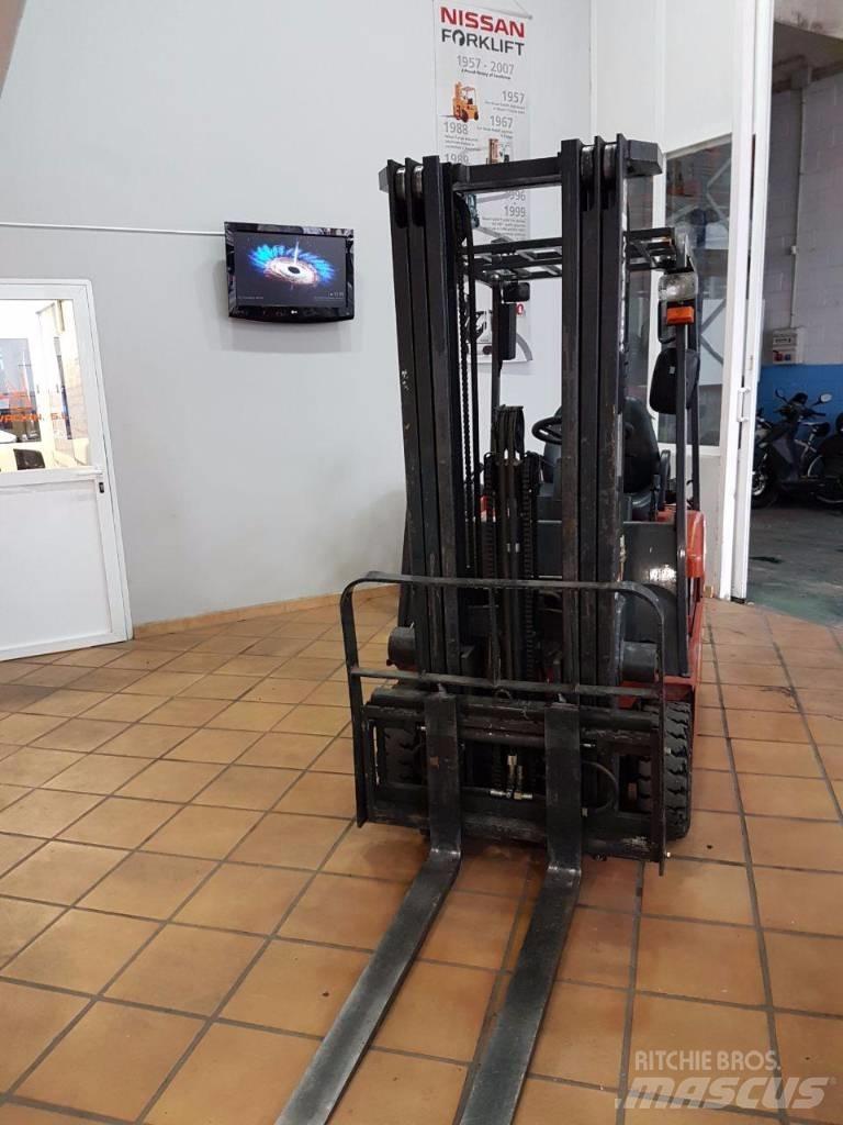 Nissan N01 Elektrostapler