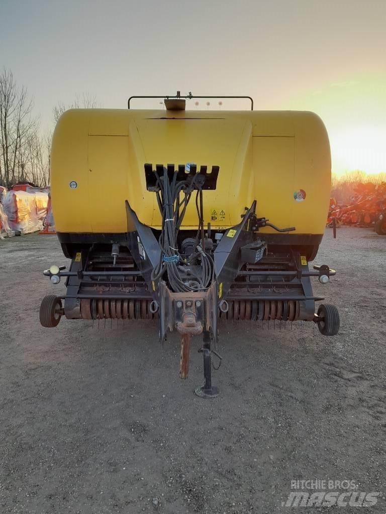 New Holland BB 9080 Rundballenpressen
