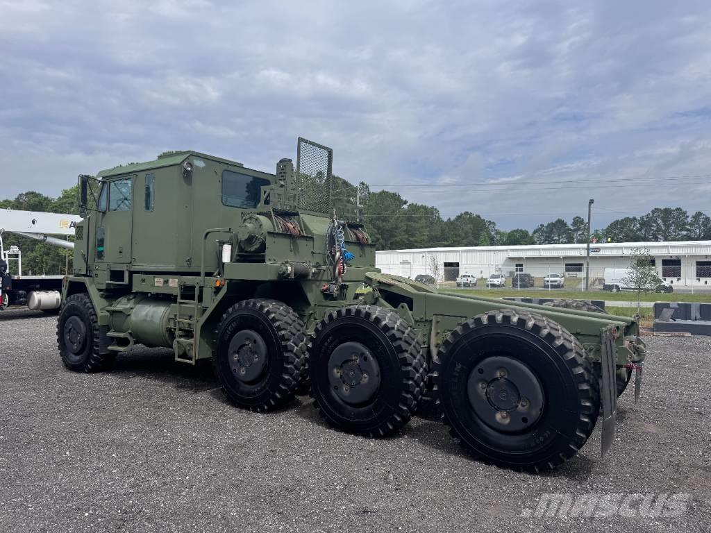 Oshkosh M1070 Sattelzugmaschinen