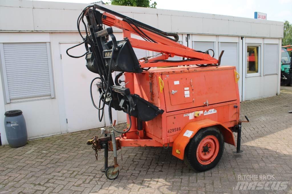 JLG 6308 AN Lichtmasten