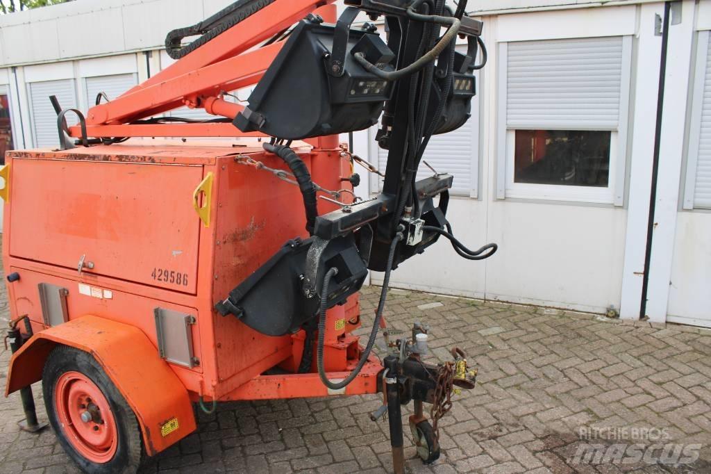 JLG 6308 AN Lichtmasten