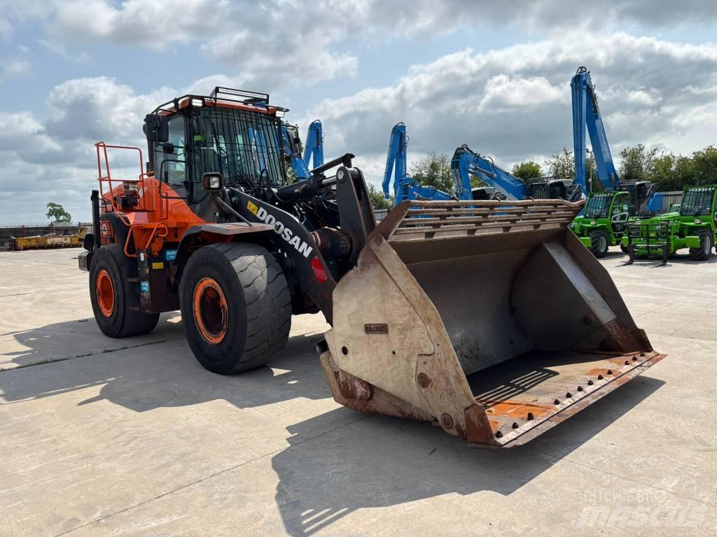Doosan DL 300-5 Radlader