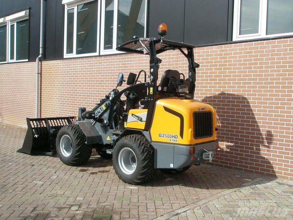 GiANT G2500 Minilader