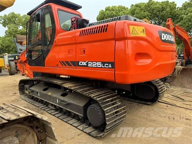 Doosan DX 225 LCA Raupenbagger