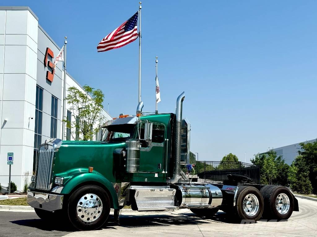 Kenworth W 900 Sattelzugmaschinen