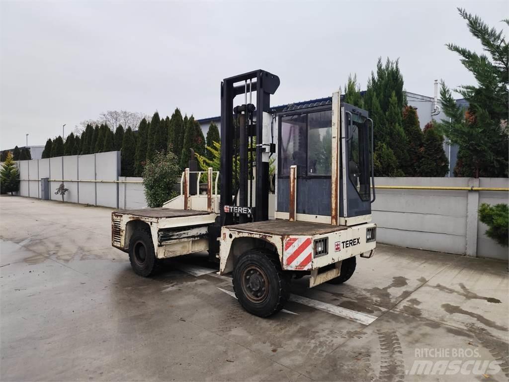 Terex Fuchs SF50U Seitenstapler