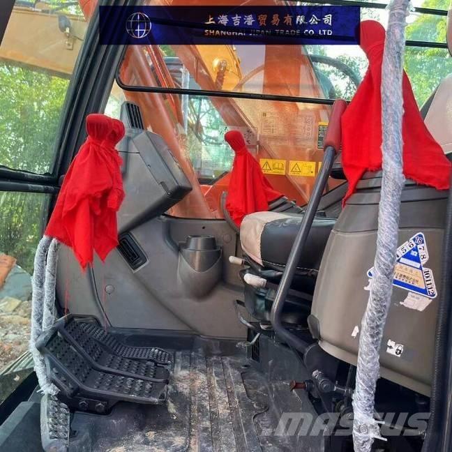 Hitachi ZX 135 Raupenbagger