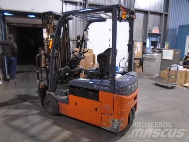 Toyota 8FBE20U Selbstfahrstapler