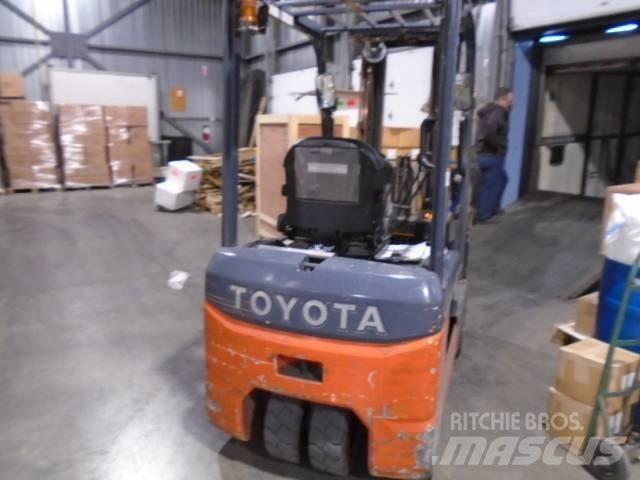 Toyota 8FBE20U Selbstfahrstapler