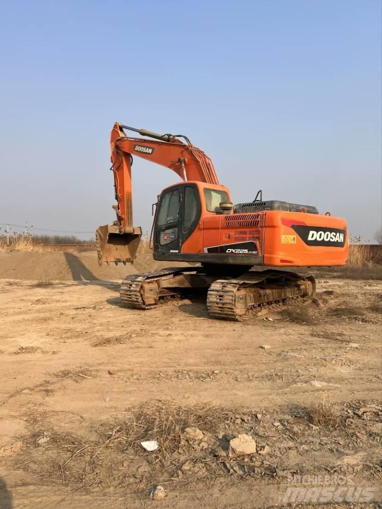 Doosan DX225LC-9C Raupenbagger