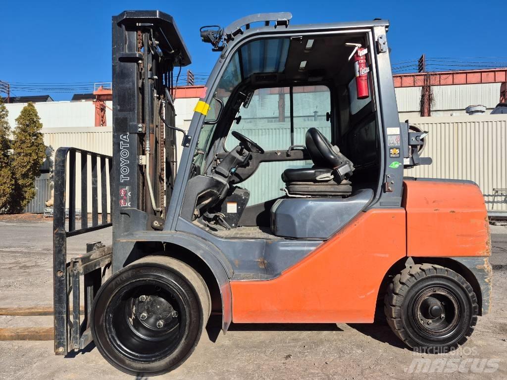 Toyota 8 FGU 30 Andere Gabelstapler