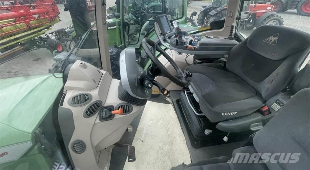 Fendt 820 Vario Traktoren