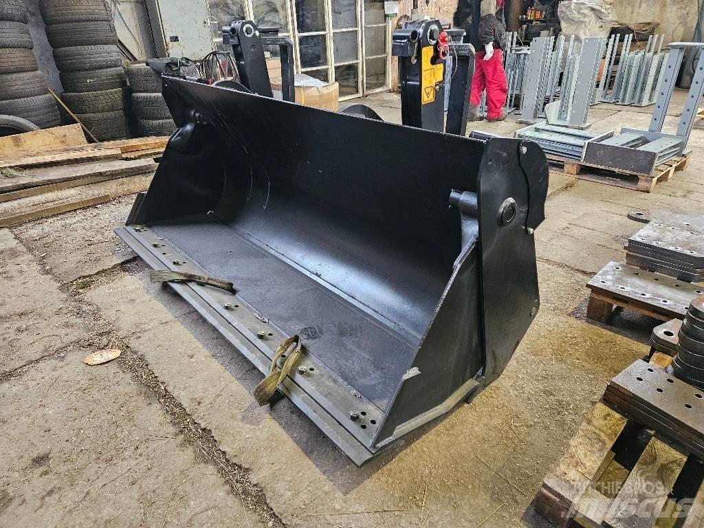 JCB 4 CX Schaufeln