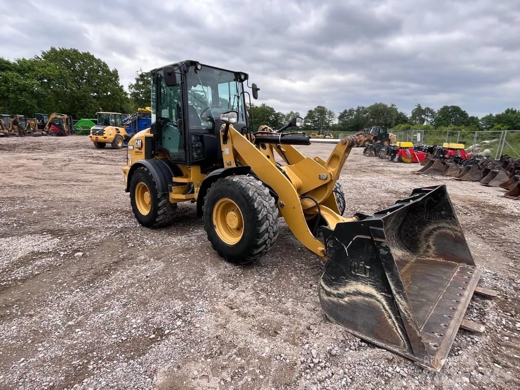 CAT 908M Radlader