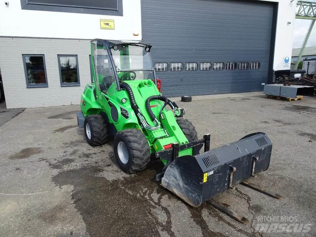 Avant 735 Teleskop-Radlader