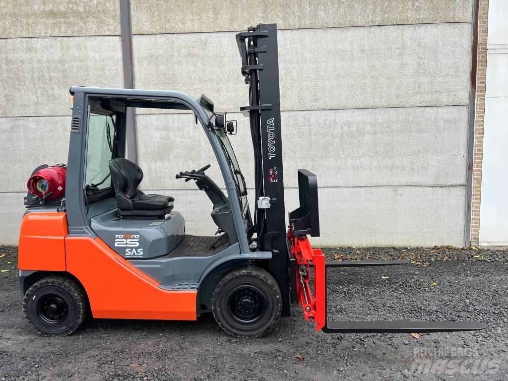 Toyota 02-8 FGF 25 Gasstapler