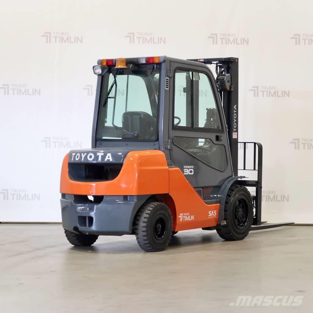 Toyota 02-8FDF30 Dieselstapler