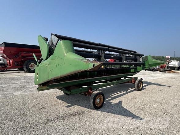 John Deere 220 Erntevorsätze