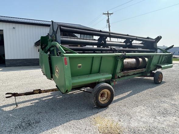 John Deere 220 Erntevorsätze