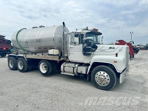 Mack RS600L Sonstige Baumaschinen